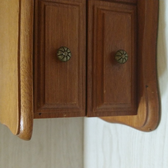 Vintage Wooden Ring/Earring Jewelry Box - Picture 6 of 11